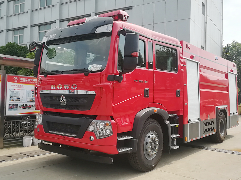 重汽HOWO消防車(chē) 8 噸水